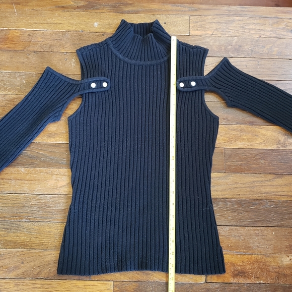 VS Moda International Ribbed sleeveless turtle neck with attached sleeves - Picture 10 of 10